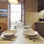 Apartman 060 - Le Littre - 1 Chambre, Central, Proche Maison Carree, Clim, 4personnes