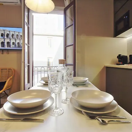 Apartamento 060 - Le Littre - 1 Chambre, Central, Proche Maison Carree, Clim, 4personnes