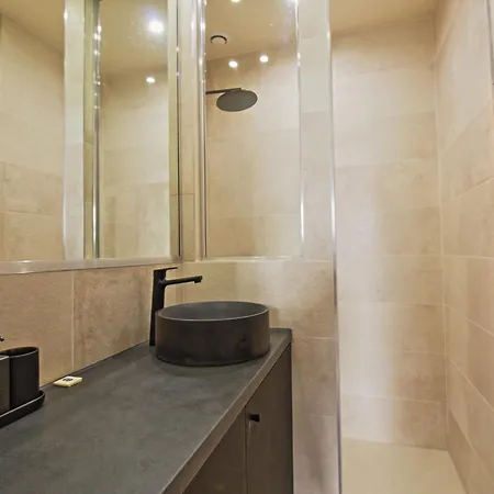 060 - Le Littre - 1 Chambre, Central, Proche Maison Carree, Clim, 4personnes * Nîmes