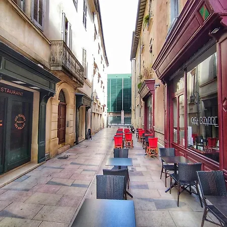 Apartman 060 - Le Littre - 1 Chambre, Central, Proche Maison Carree, Clim, 4personnes Nîmes