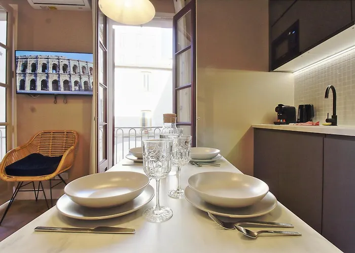 Διαμέρισμα 060 - Le Littre - 1 Chambre, Central, Proche Maison Carree, Clim, 4personnes