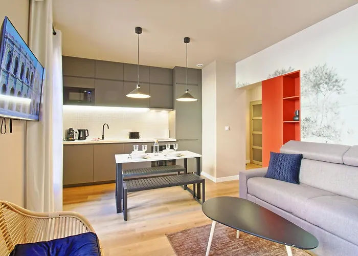 060 - Le Littre - 1 Chambre, Central, Proche Maison Carree, Clim, 4personnes