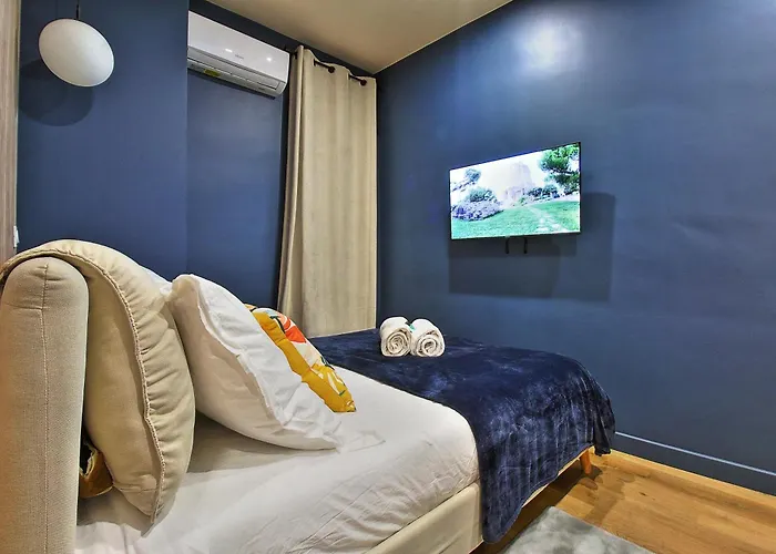 060 - Le Littre - 1 Chambre, Central, Proche Maison Carree, Clim, 4personnes * Νιμ